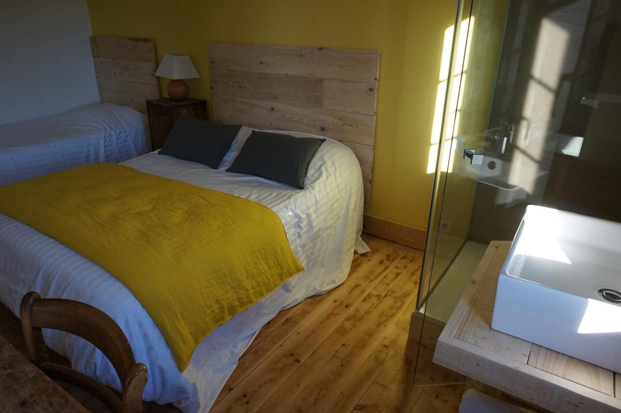 Auberge De La Perdrix Hauterive-la-Fresse Luaran gambar