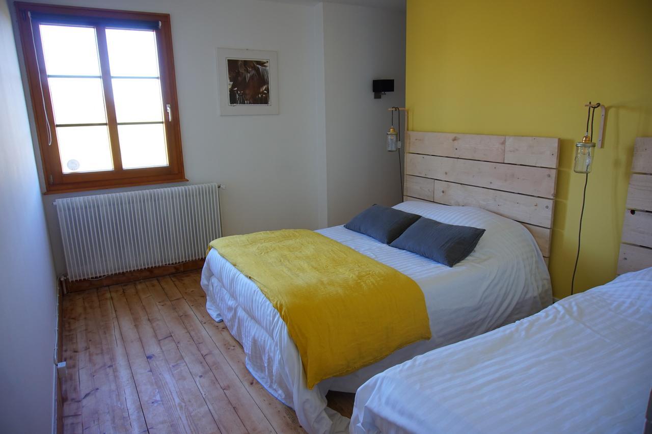 Auberge De La Perdrix Hauterive-la-Fresse Luaran gambar