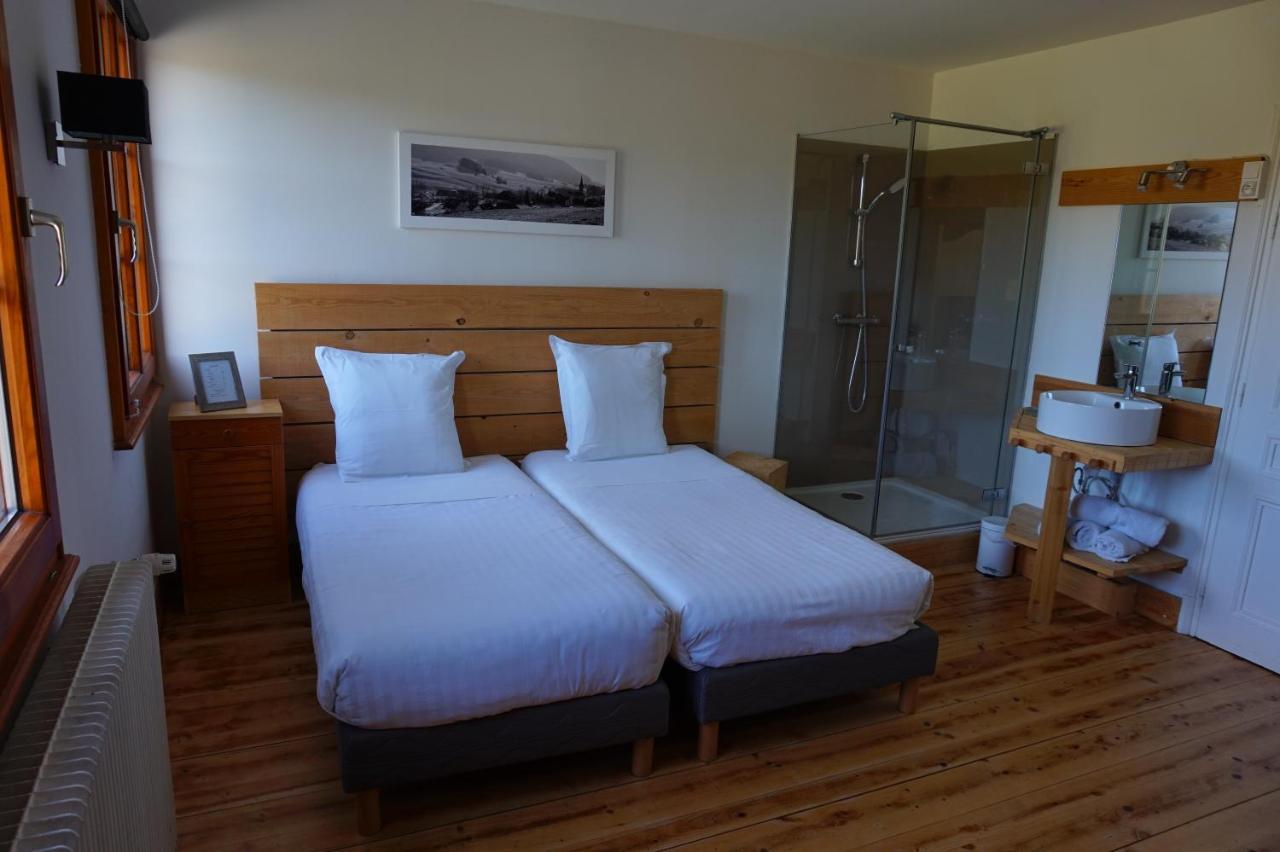 Auberge De La Perdrix Hauterive-la-Fresse Luaran gambar