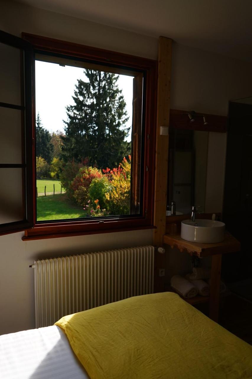 Auberge De La Perdrix Hauterive-la-Fresse Luaran gambar